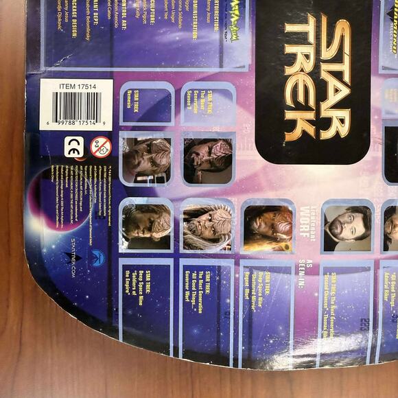 Art Asylum Star Trek Deep Space Nine MOC 2005 Regent Worf AFX Exclusive - Picture 5 of 6